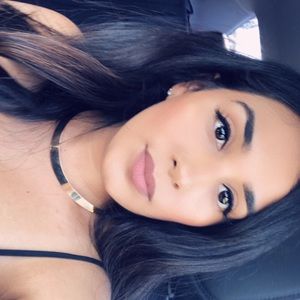 Meet your Posher, Ililiana